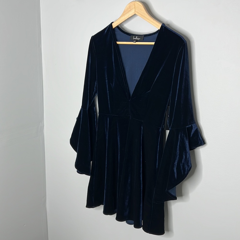 NWT Lulus Wrapped in Luxe Navy Blue Velvet Bell Sleeve Skater Dress Women size S - Picture 7 of 12